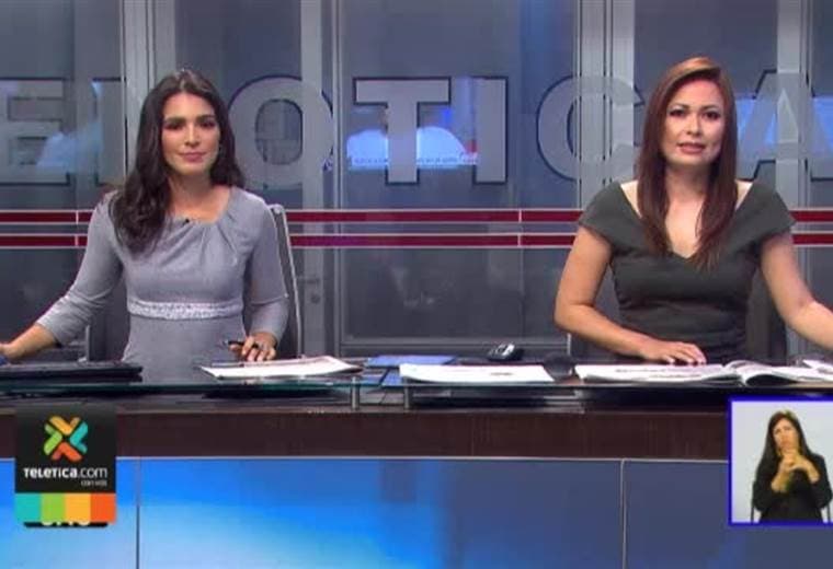 Enorme fuga de agua mantiene inundada la calle que está al frente del mall San Pedro