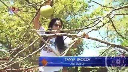 Mujeres se unieron para hacer de las jícaras, hermosas obras de arte