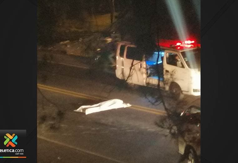 Motociclista muere tras colisionar contra vehículo sobre la ruta 1 en Alajuela
