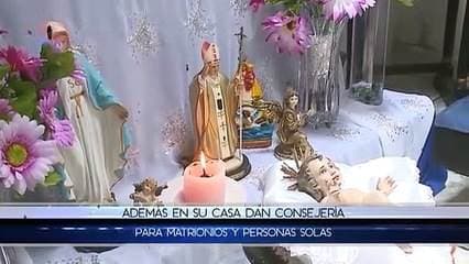 Esposos van a repartir comida a indigentes del mercado de Cartago