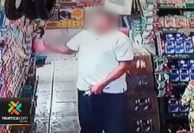 Hombre se robó desodorantes, champú y jabones en un supermercado de un oriental en Guápiles