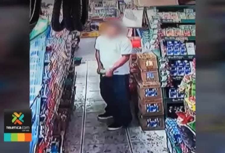 Hombre se robó desodorantes, champú y jabones en un supermercado de un oriental en Guápiles