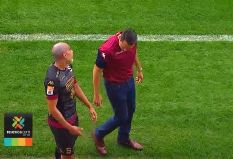 Alexánder Robinson volvió a ser titular después de ocho meses