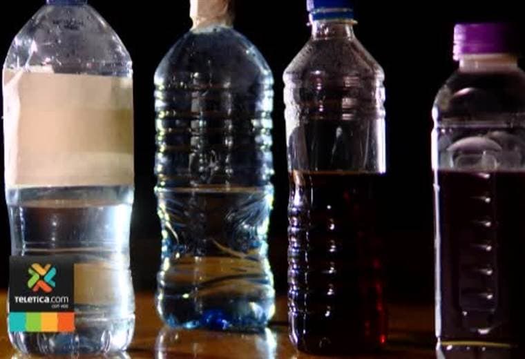 Hasta 5 casos al día se atienden por almacenamiento de sustancias peligrosas en botellas no aptas