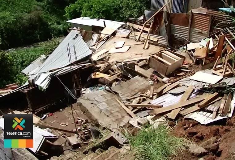 Muro que colapsó en La Carpio amenaza con destruir por lo menos 6 casas más