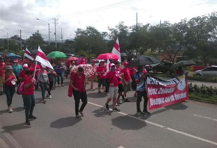 Tercera jornada de huelga intermitente convocada por APSE. Prensa APSE
