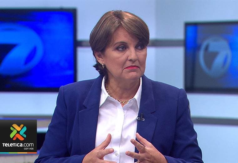 Patricia Vega, Ministra de Niñez, habló esta mañana con Telenoticias