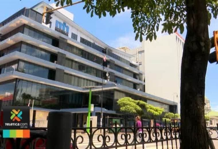 Hacienda aplazó cobro del IVA a plataformas digitales como Netflix, Spotify y Airbnb