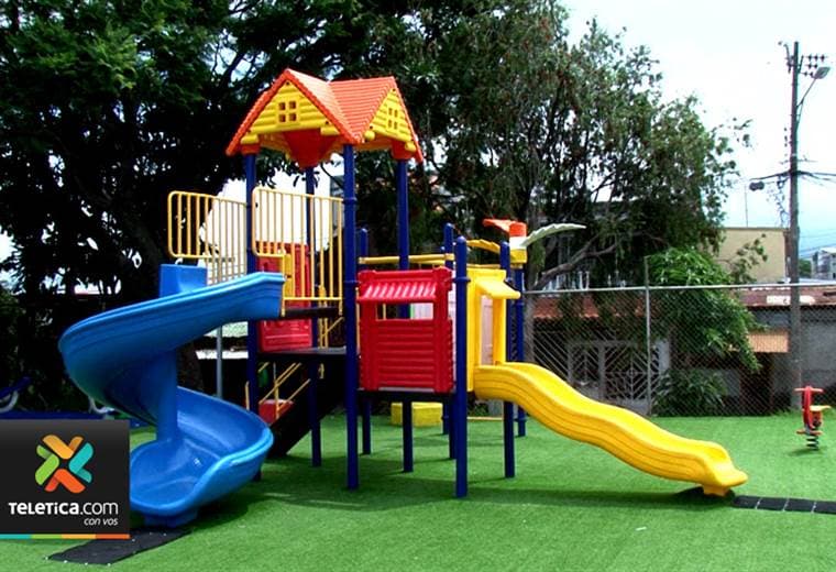 Vecinos de la León XIII estrenaron un nuevo gimnasio al aire libre