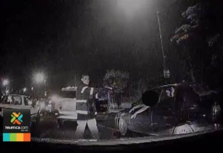 Cámaras municipales captaron la detención de 3 sujetos vinculados con asaltos en Belén y Santa Ana