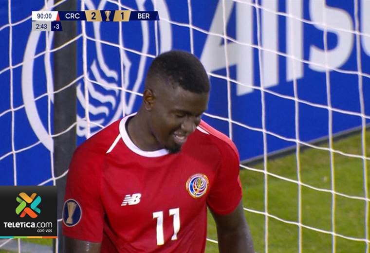 Mayron George tuvo su bautizo en las redes de la Tricolor