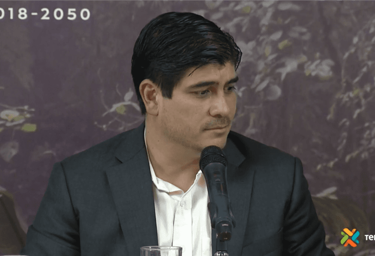 Carlos Alvarado en rueda de prensa este jueves en Casa Presidencial