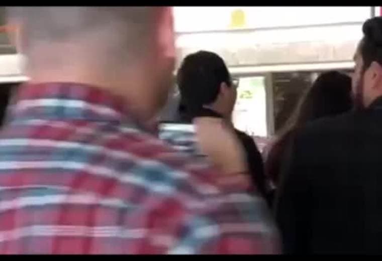 Carlos Alvarado atiende a estudiantes en Casa Presidencial