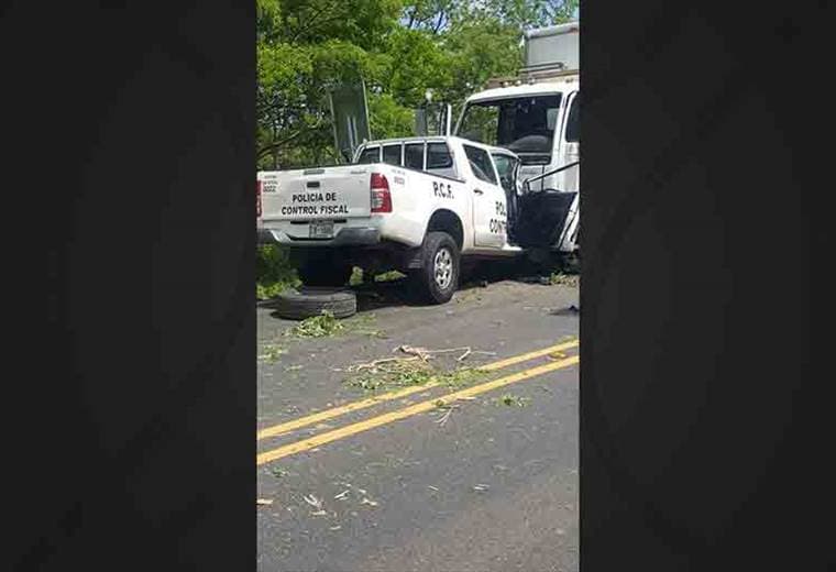 Aparatoso choque en La Cruz