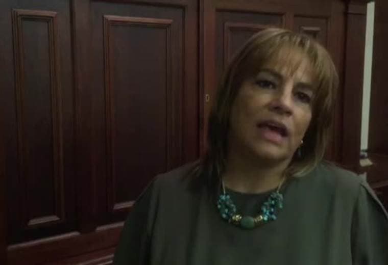 Ministra de Educación extiende vías de diálogo a estudiantes de todo el país