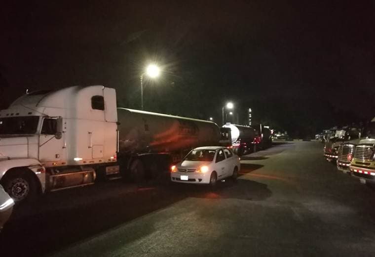 Operativo de Fuerza Pública permitió que camiones cisterna con gasolina pudieran trasladarse al GAM