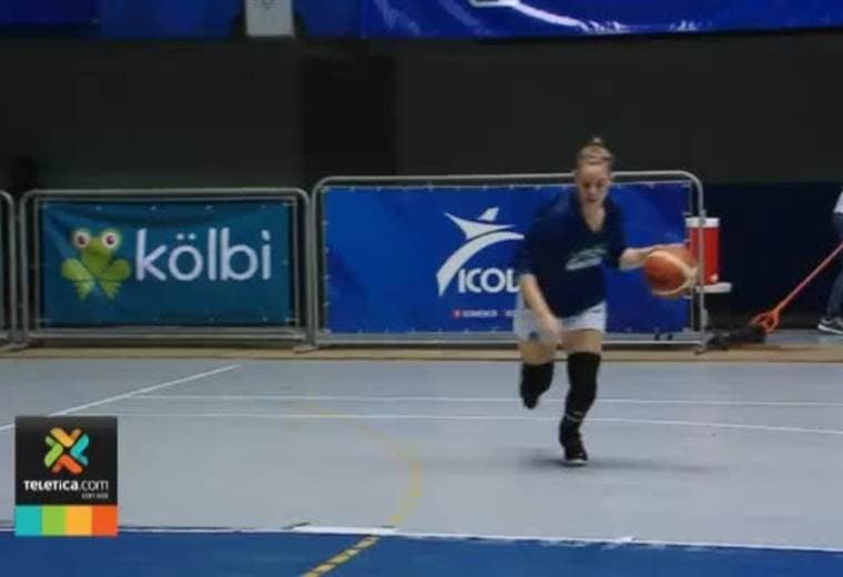 Joven de 19 años sacrifica sus vacaciones para estar en el baloncesto de los Juegos Nacionales