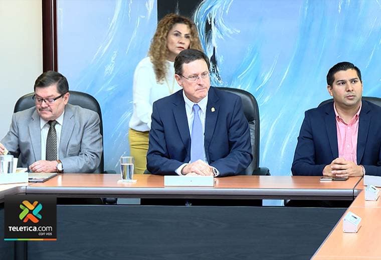 Defensoría califica de irrazonable acuerdo entre sindicatos de salud y el Gobierno