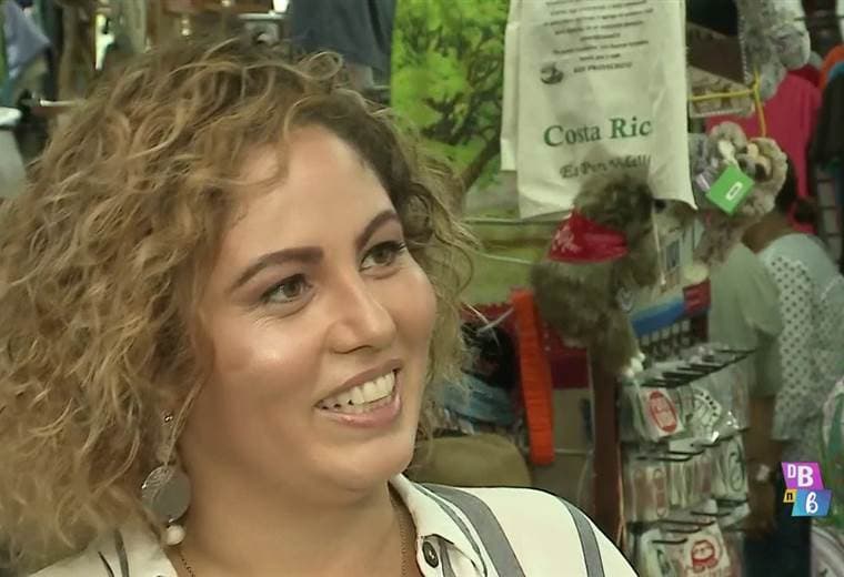 Waleska Oporta celebra 10 años de comedia