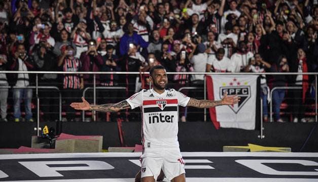 Dani Alves Sao Paulo