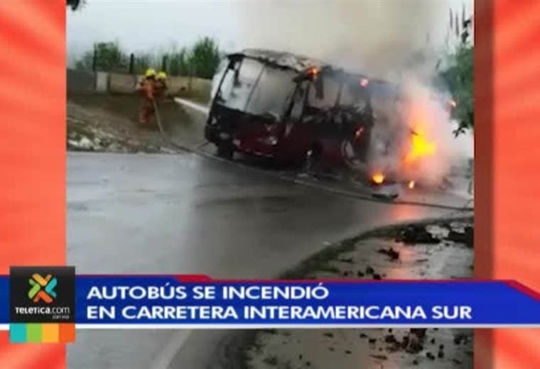 Este domingo un autobús se incendió por completo en la ruta que conduce hacia Pérez Zeledón