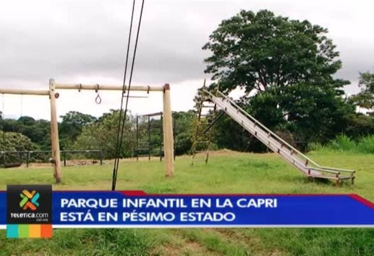 Parque infantil ubicado en La Capri de Desamparados se encuentra en pésimo estado