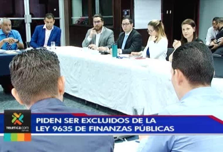 Representantes de los cuerpos policiales