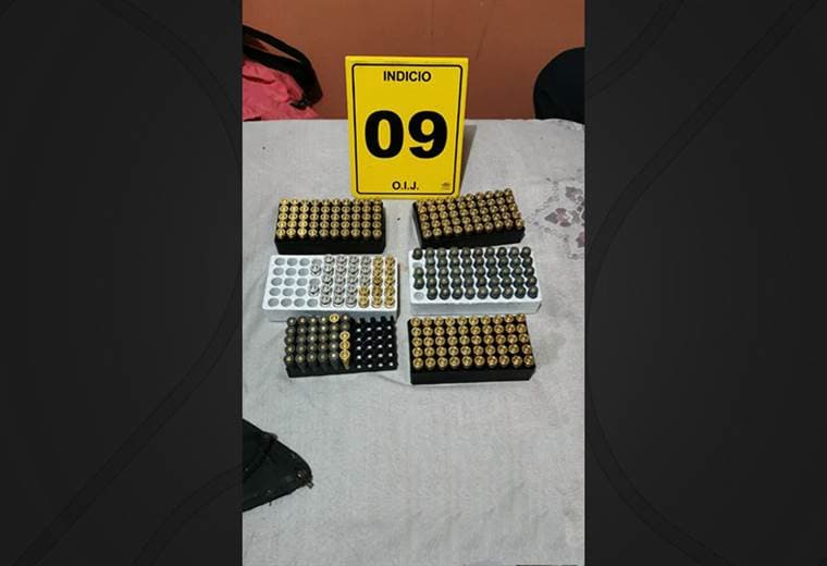 Las autoridades han decomisado más de ₡2 millones y un arma tipo escopeta