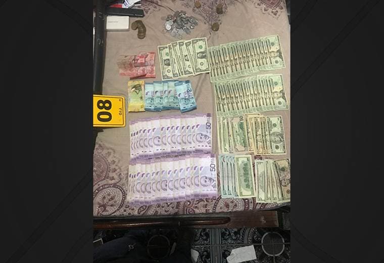 Las autoridades han decomisado más de ₡2 millones y un arma tipo escopeta