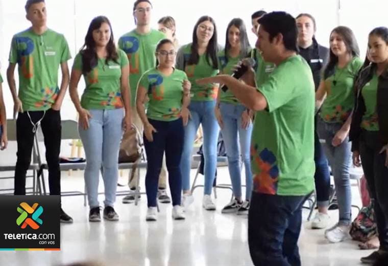 Estudiantes de Desamparados festejaron el día mundial de la juventud con una serie de talleres