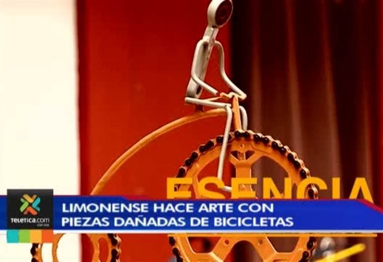Con piezas de bicicletas viejas artista limonense crea obras de arte y las expone en galería