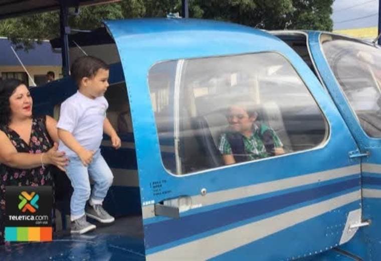 Dos niños con cáncer cumplieron el sueño de poder volar