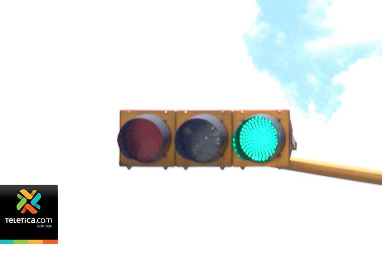 Paneles solares alimentarán los semáforos en cantones centrales de Alajuela, Heredia y Cartago