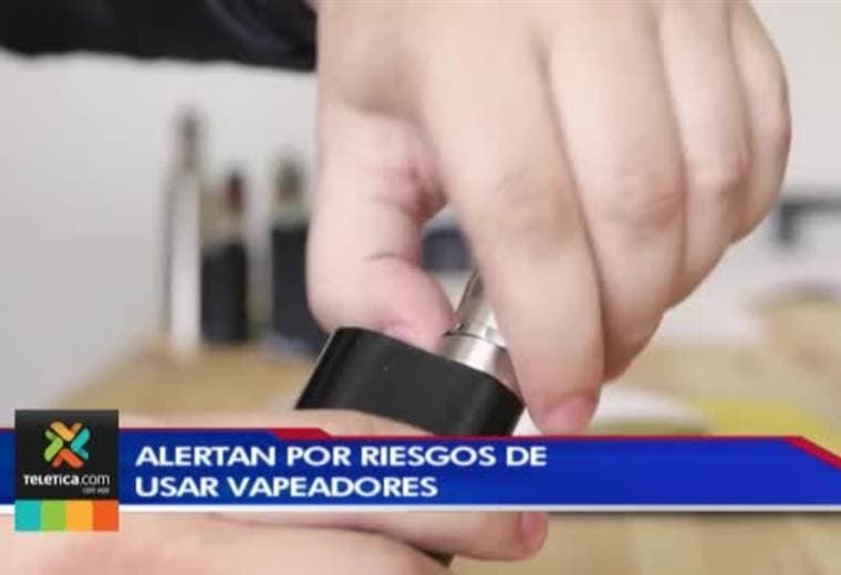 Ministerio de Salud trabaja en estrategias para alertar sobre los peligros del vapeo