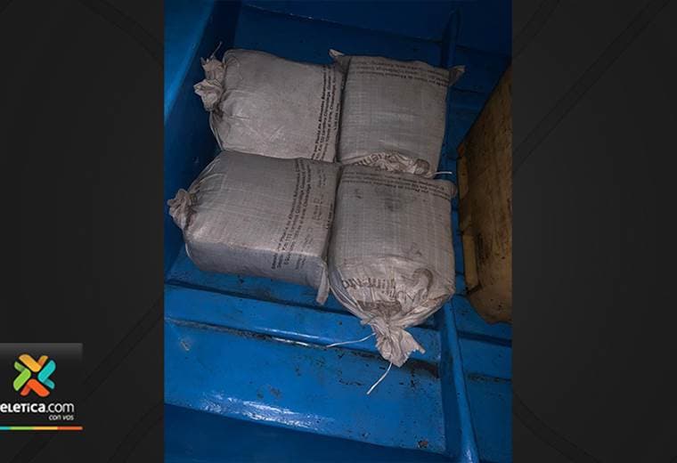 Enfrentamiento armado entre policías y personas que custodiaban droga en lancha deja un fallecido