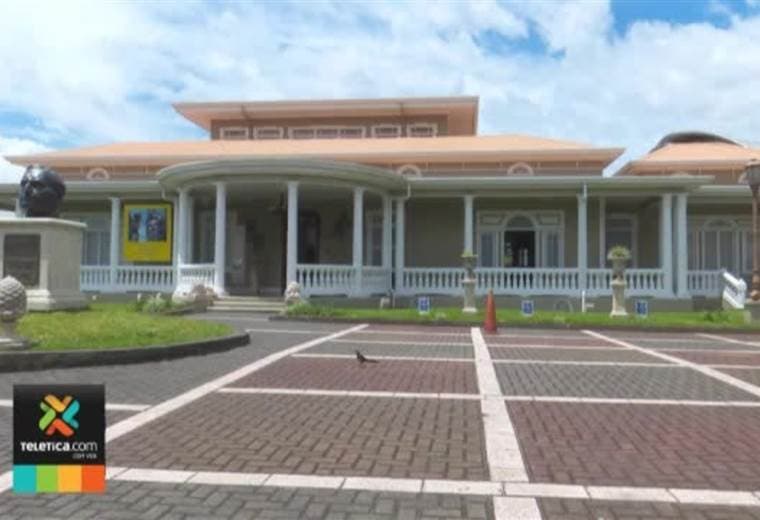 Exhibicion de las esperiencias que viven diariamente madres adolescentes en riesgo social