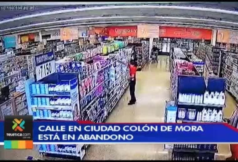 Policía que estaba en su día libre detuvo hombre que estaba robando desodorantes en un supermercado