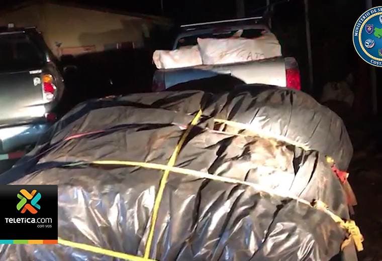 Fuerza Pública interceptó millonario cargamento de ropa y zapatos de contrabando en Los Chiles