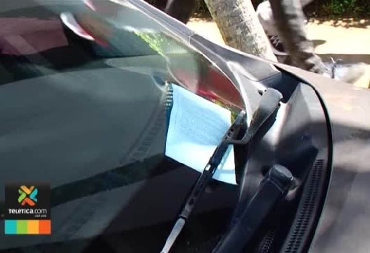 Operativos para sancionar a choferes que dejan su vehículo mal estacionado quedaron en el olvido