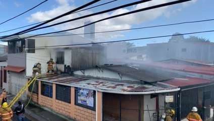 Incendio estructural Hatillo 4
