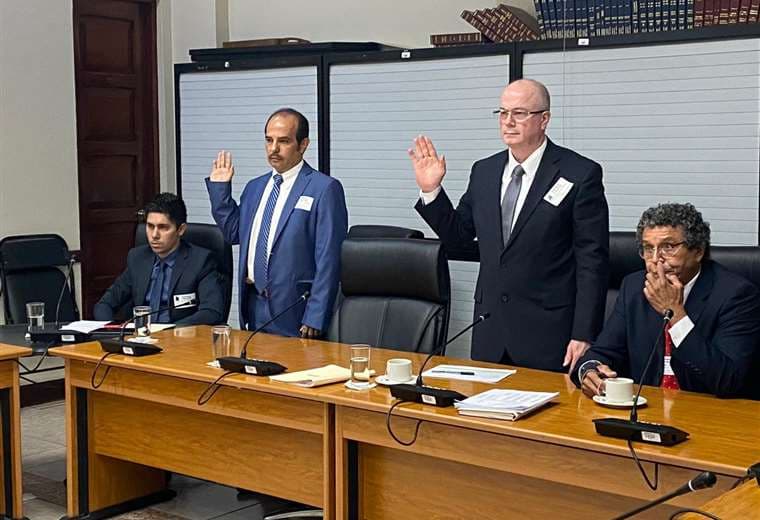 Óscar Prado (izquierda) y Rigoberto Alpízar comparecieron ante los diputados por créditos de Asebanacio. Cortesía prensa PLN