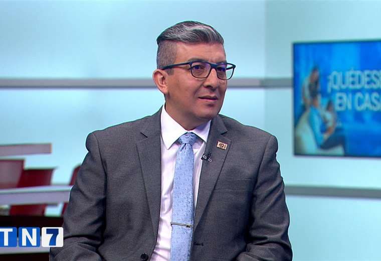 Profesionales brindan apoyo psicológico a afectados por la pandemia mediante línea 1322 y 911