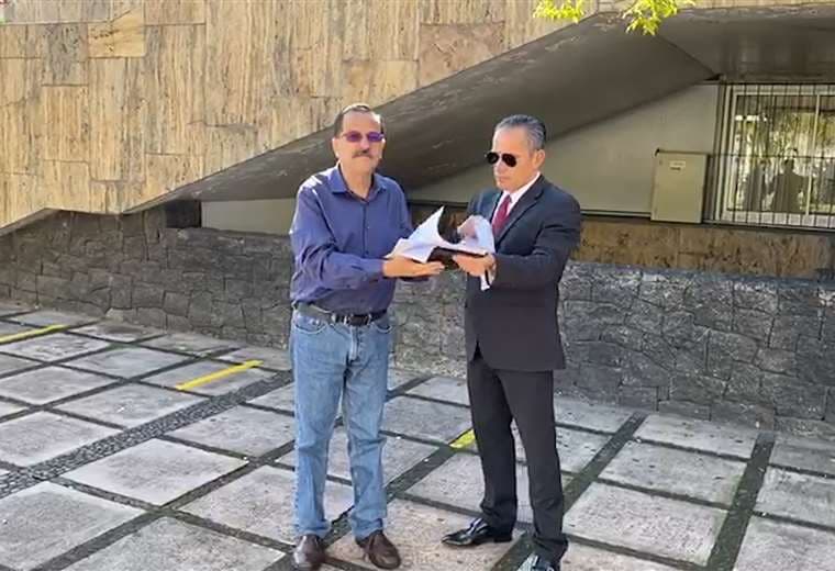 Albino Vargas denuncia penalmente a fiscal y a alcalde de Talamanca