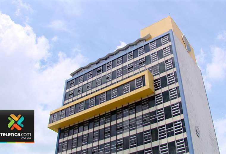 IVM: hombres no podrán jubilarse anticipadamente y mujeres deberán esperarse, como mínimo, a los 63 años