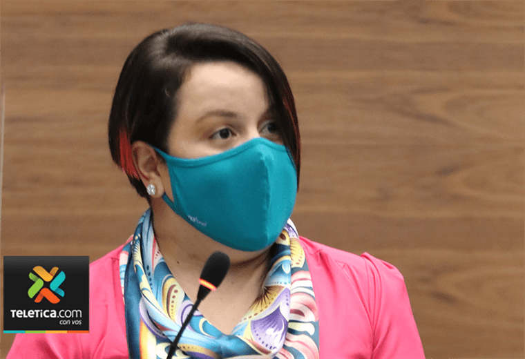 Aíslan a jefa de fracción del PAC por contacto COVID-19