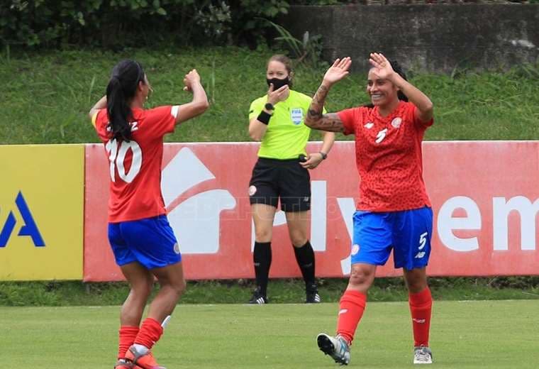 Shirley Cruz. Fedefút