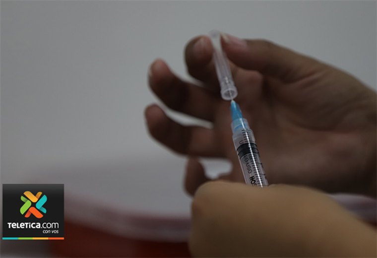 Más de 2 mil personas recibieron primera vacuna anticovid en última semana