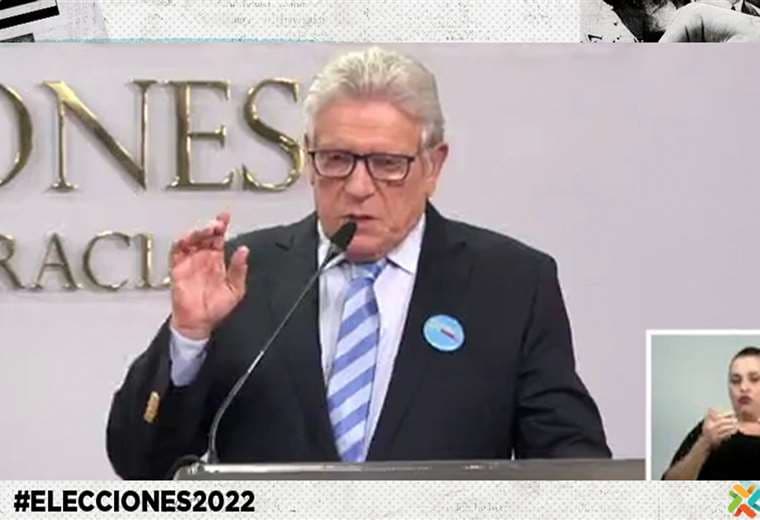 Rolando Araya aprovechó debate para criticar vacunación obligatoria