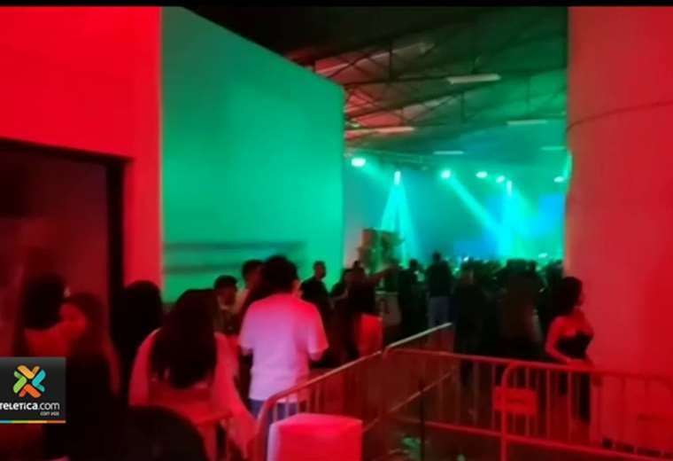 Fuerza Pública intervino fiesta clandestina con 1.600 personas en La Uruca