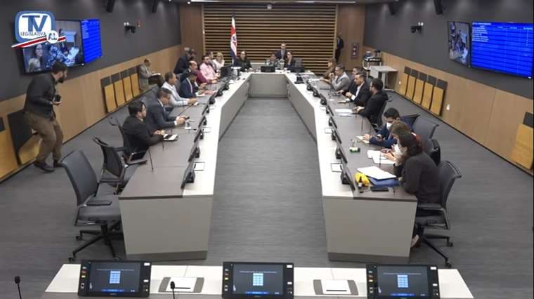 Presidentes y tesoreros de partidos políticos deberán rendir cuentas a comisión